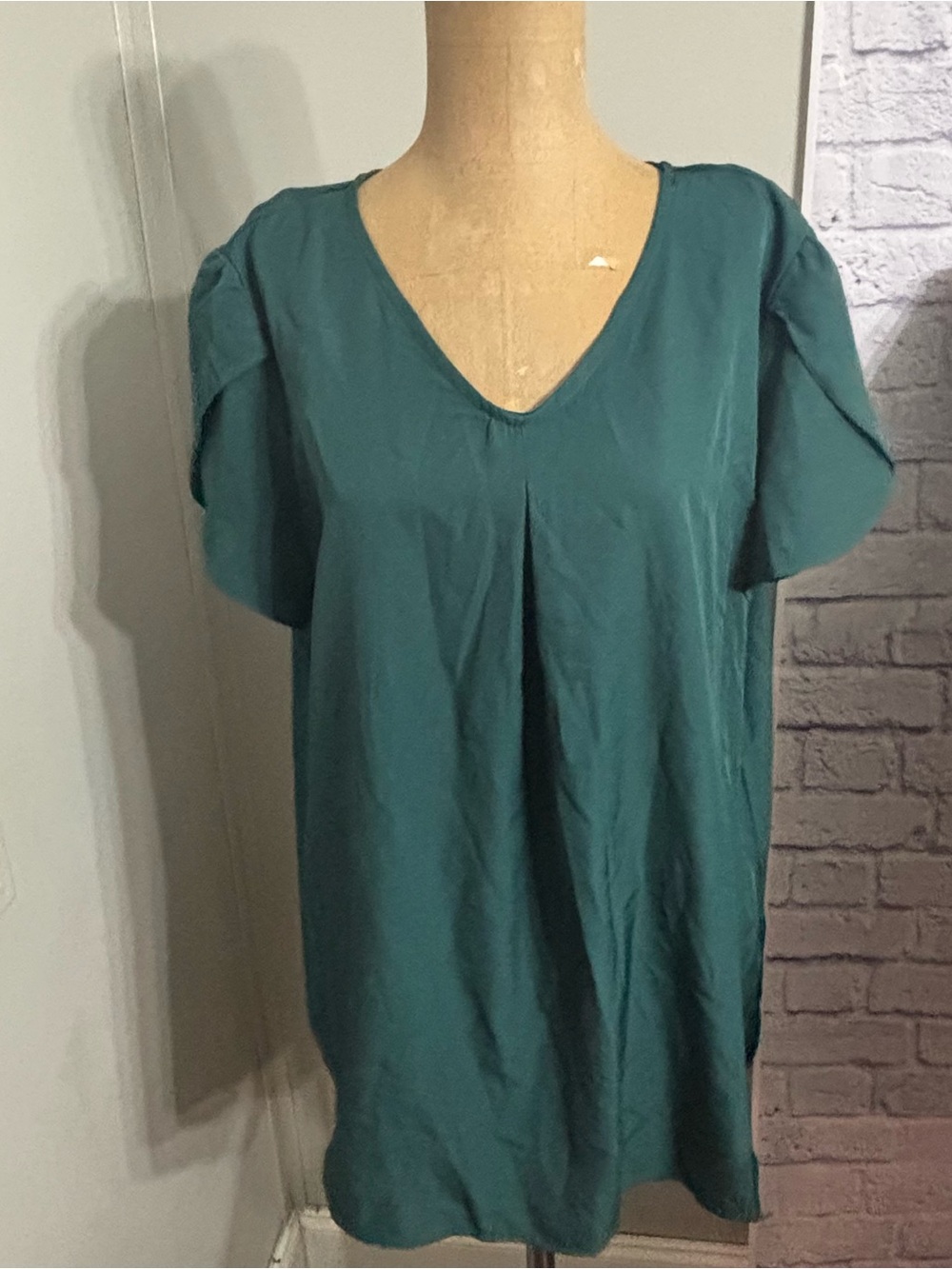 Women’s Green V-Neck Flutter Sleeve Top